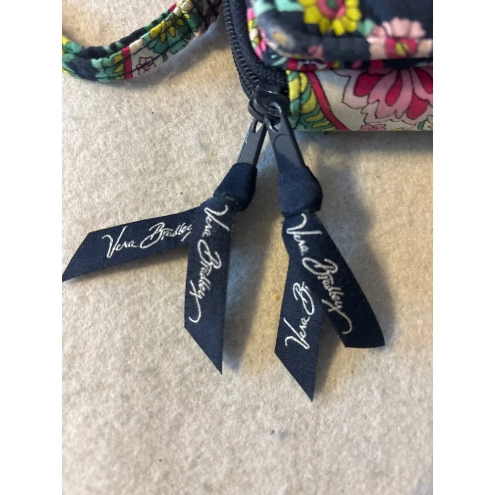 Vera Bradley Wristlet Wallet Womens Small‎ Blue Pink Floral Good Quilted Paisley